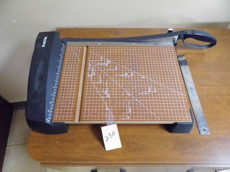 lot 230 image: Paper Cutter