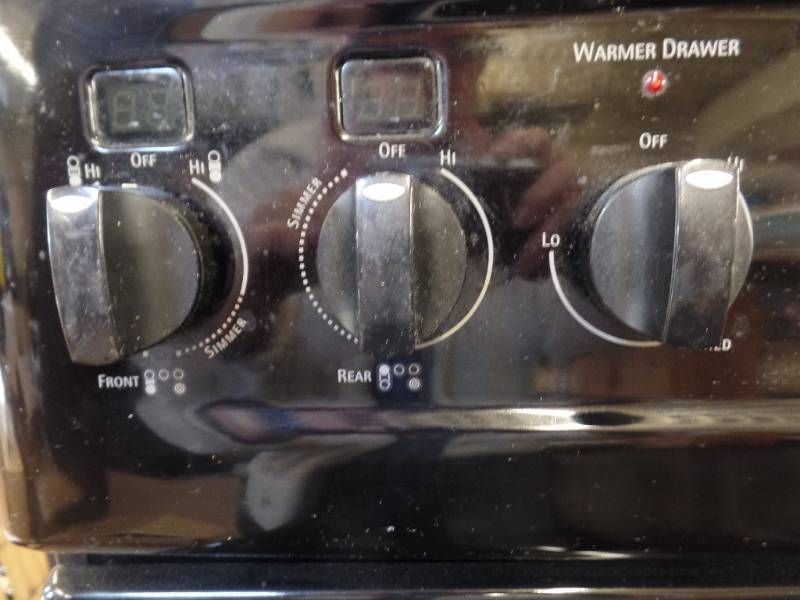 lot 801 image: KENMORE ELITE ELECTRIC RANGE WITH CONVECTION OVEN