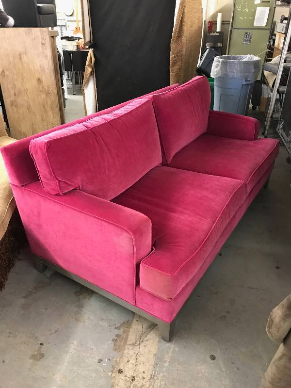 lot 819 image: ETHAN ALLEN DOWN CUSHION SOFA