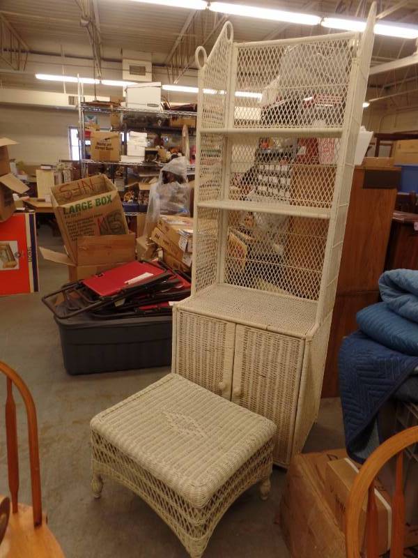 lot 822 image: WHITE WICKER ETEGERE AND ACCESSORIES