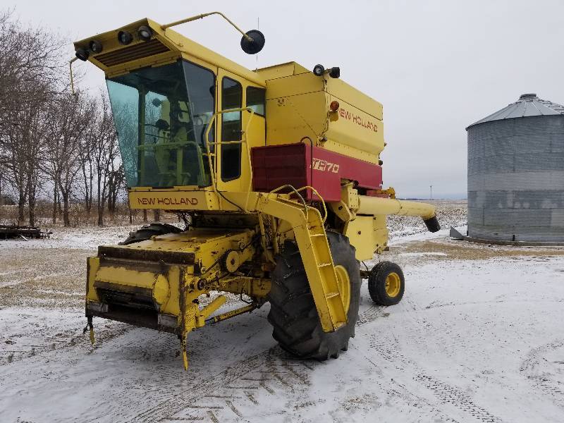 New Holland TR70 Combine