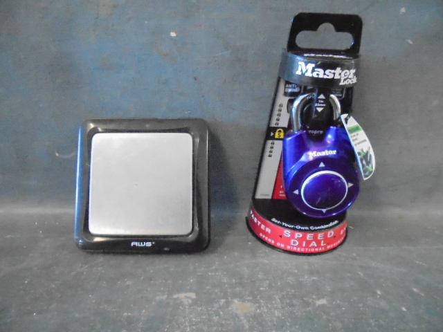 lot 6 image: Mini-Scale and Lock