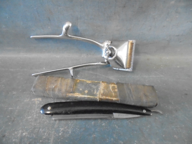 lot 10 image: Vintage Straight Razor and Clippers