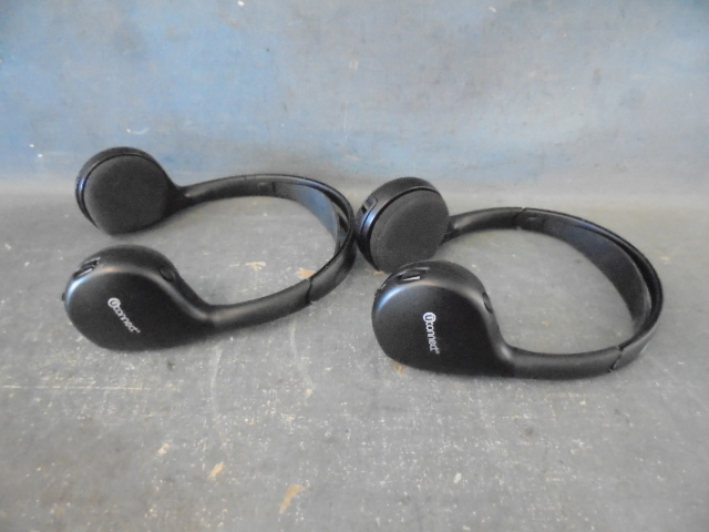 lot 24 image: Headphones