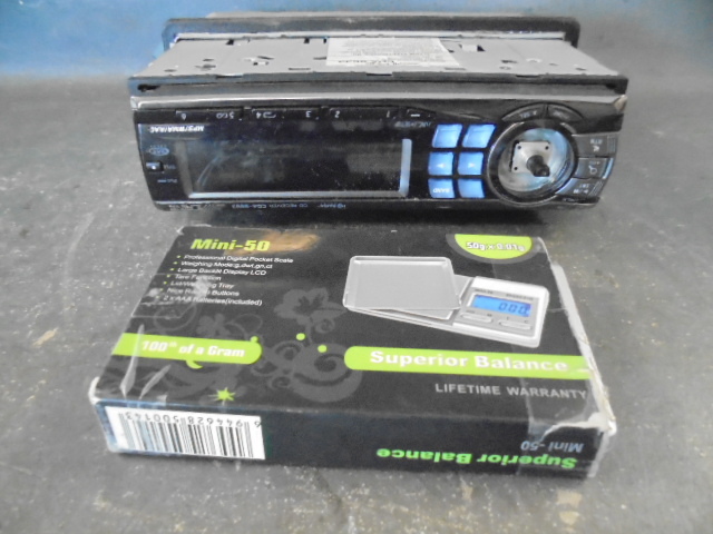 lot 37 image: Car Stereo and Mini-Scale
