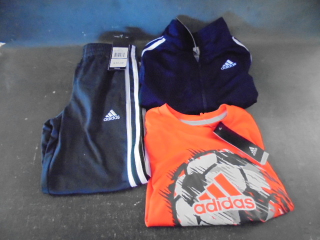lot 39 image: Name Brand Childrens Clothes