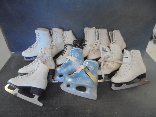 lot 41 image: Figure Skates