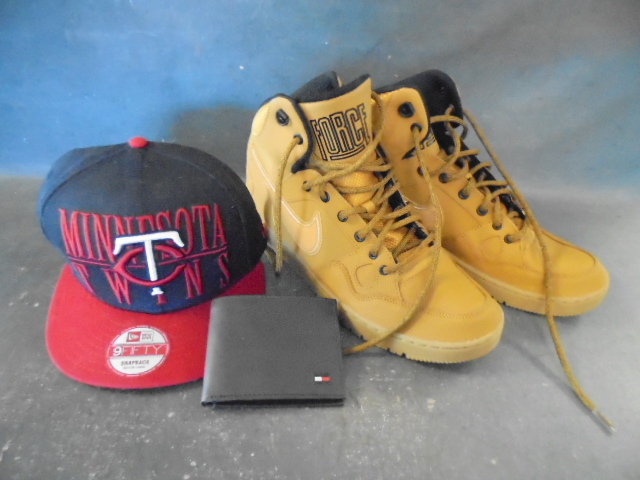 lot 45 image: Nike Shoes and Twins Cap