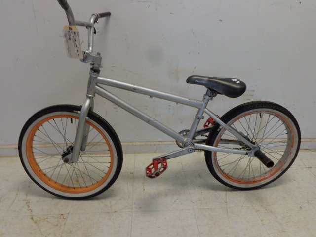 lot 55 image: Mongoose BMX Type Bike