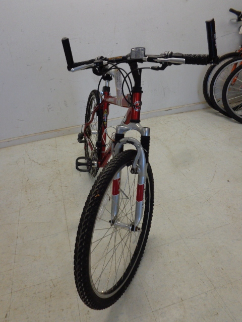 lot 50 image: Schwinn Trail bike