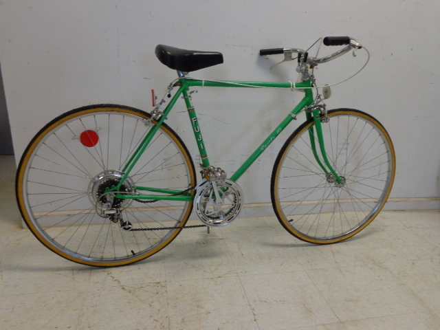 lot 51 image: Vintage Fuji Sport