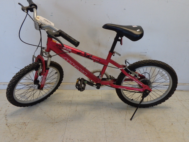 lot 58 image: Magna Mountain Bike