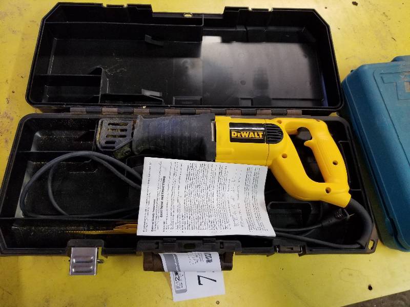 lot 75 image: DeWalt Variable Speed 1-18in.Reciprocating Saw w Case