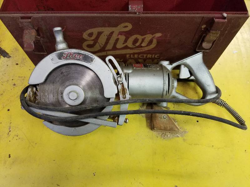 lot 71 image: Independent Pneumatic Thor Electric Saw w Case