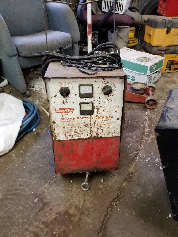 lot 51 image: Dayton 100A Battery Charger