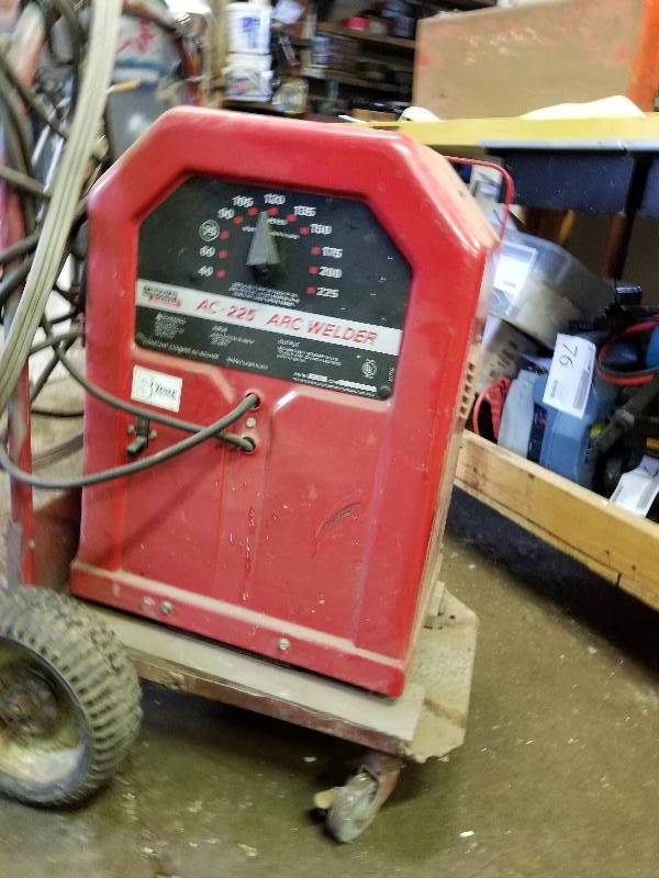 lot 46 image: Lincoln Electric AC-225 Constant Current AC Arc Welder