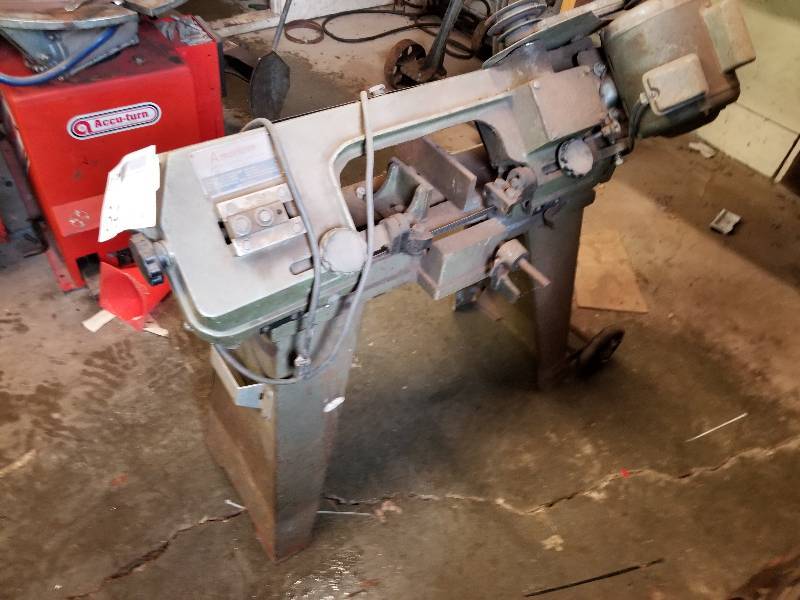 lot 34 image: American Metal Cutting Band Saw