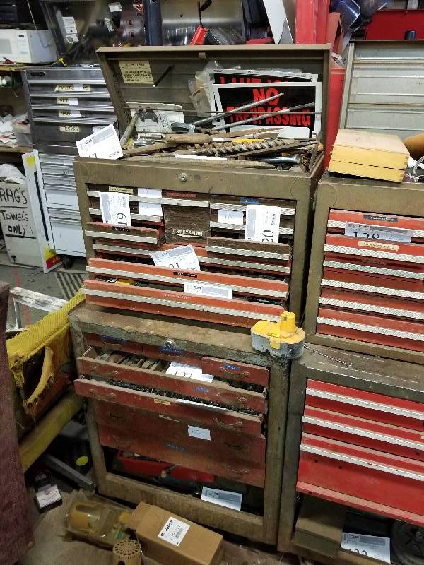 lot 41 image: Craftsman Locking 2-Piece 10-Drawer Tool Chest w 4-Drawer Rolling Cabinet