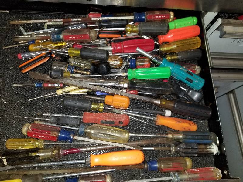 lot 106 image: Screwdrivers