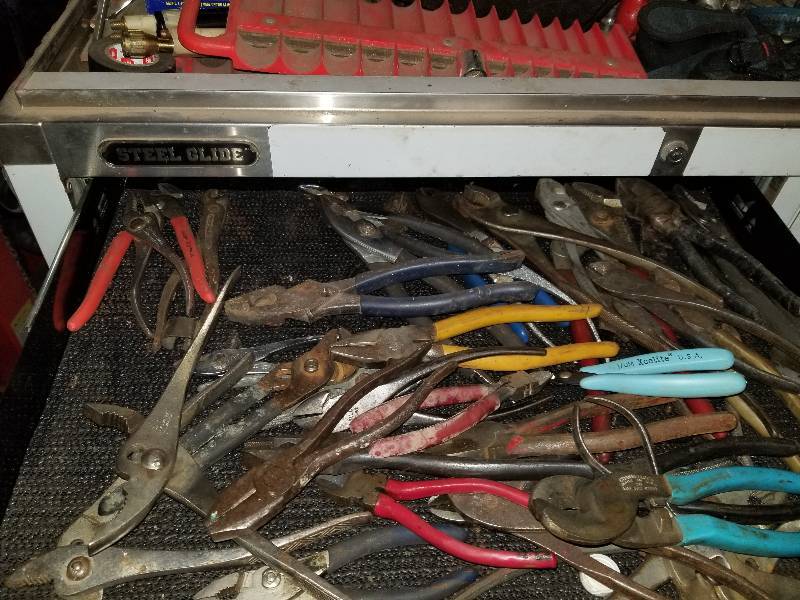 lot 111 image: Pliers