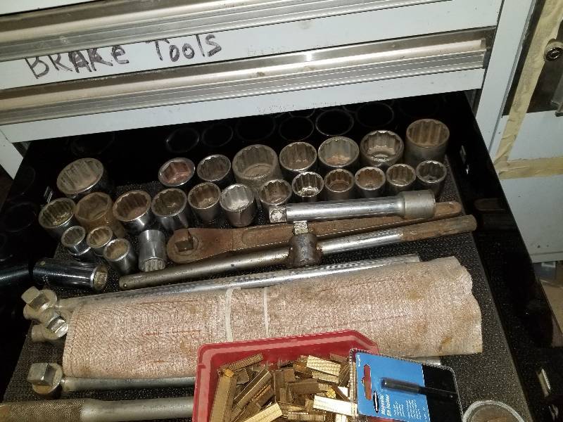 lot 113 image: Sockets, Extensions, Combination Wrenches