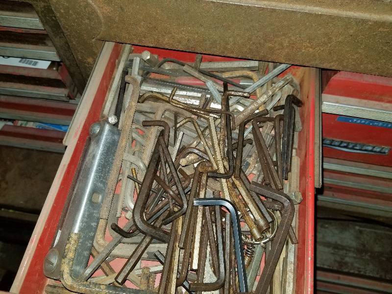 lot 128 image: Allen Wrenches, Drivers