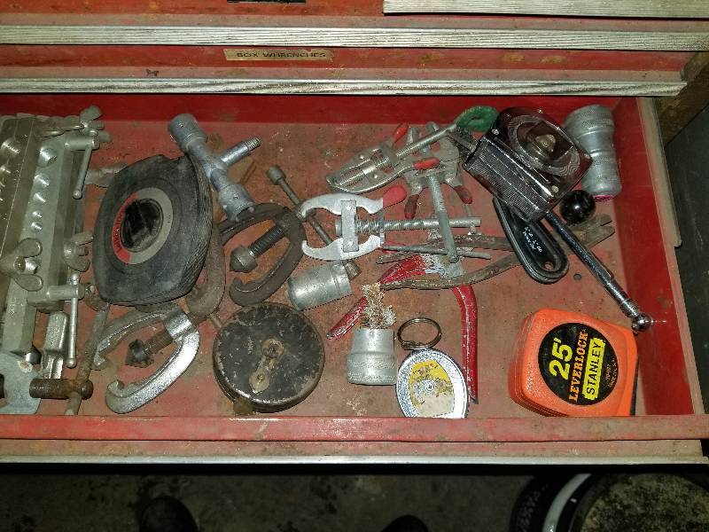 lot 129 image: Tap & Dies, Pullers, And More