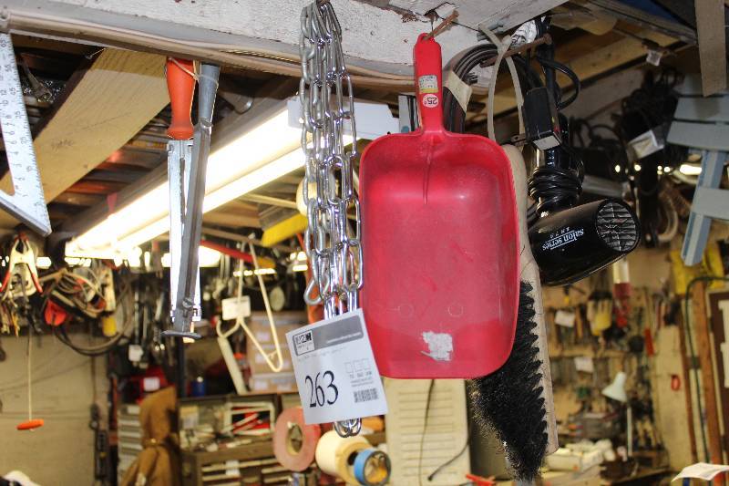 lot 263 image: Chains, Staplers, Saws, Misc