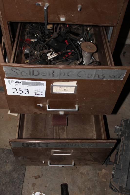 lot 253 image: Soldering Guns