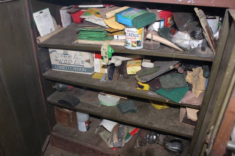 lot 233 image: Sandpaper, Sanding Discs, Black & Decker Air Sanders