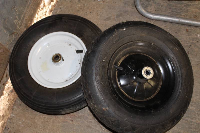 lot 222 image: Lot of (2) Wheelbarrow Tires w Wheels