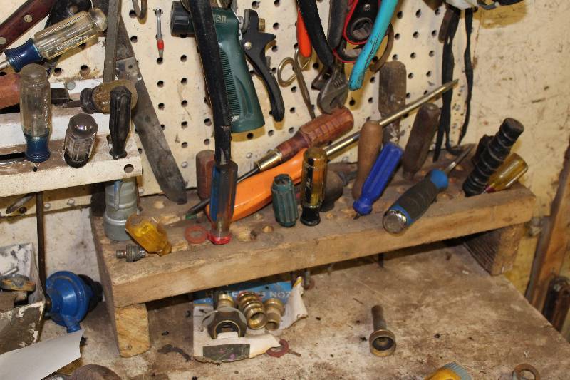 lot 211 image: Wrenches, Screwdrivers