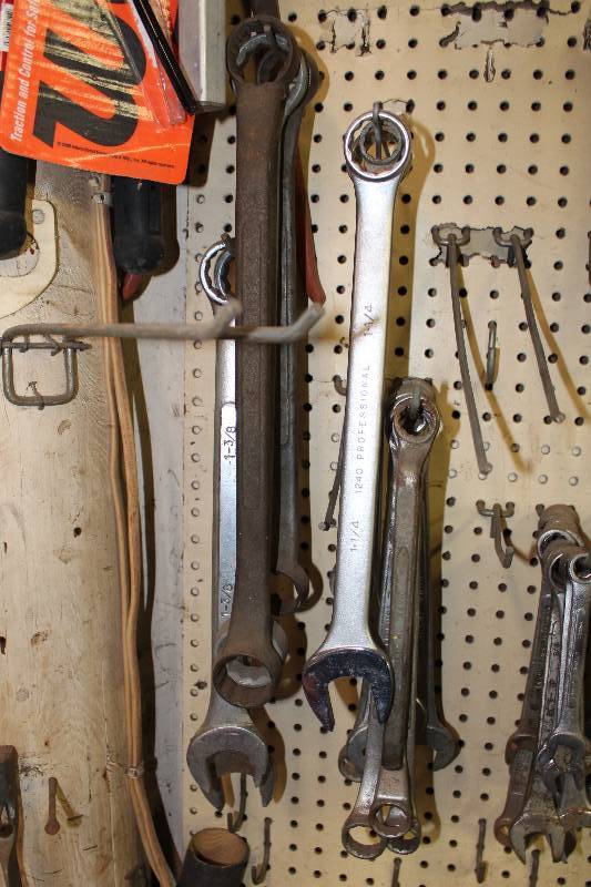 lot 207 image: Wrenches