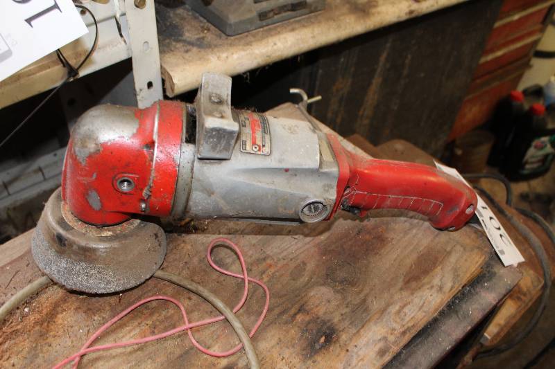 lot 201 image: Milwaukee Electric Tools Heavy Duty 7in. Polisher