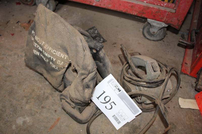 lot 195 image: Lot of (2) Craftsman 3in. Dustless Belt Sander