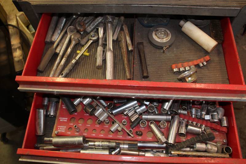lot 189 image: Lot of (2) Drawers Hand Tools - Sockets, Ratchets