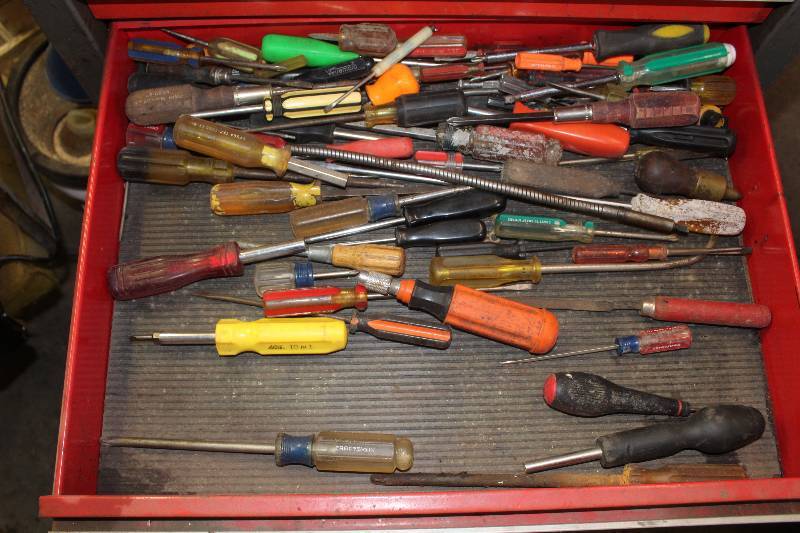 lot 190 image: Screwdrivers