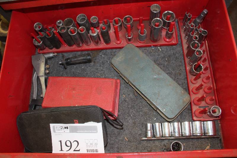 lot 192 image: Sockets w Socket Holder