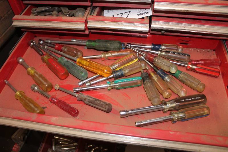 lot 178 image: Nut Drivers