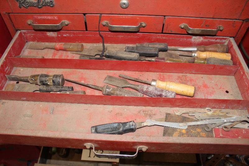 lot 171 image: Chisels
