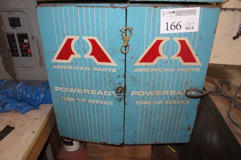lot 166 image: 2-Door 4-Shelf Metal Shop Cabinet