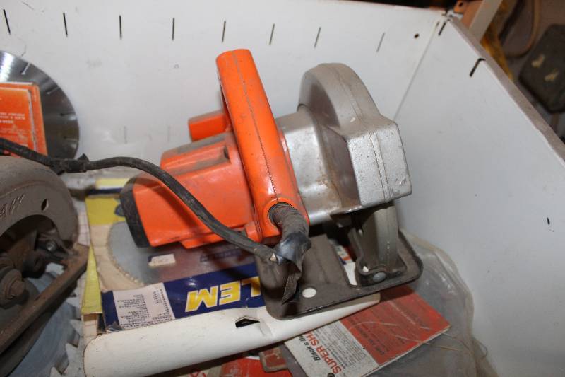 lot 156 image: Black & Decker 7.25in. Circular Saw