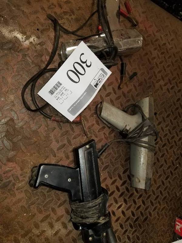 lot 300 image: Lot of (3) Automotive Timing Lights