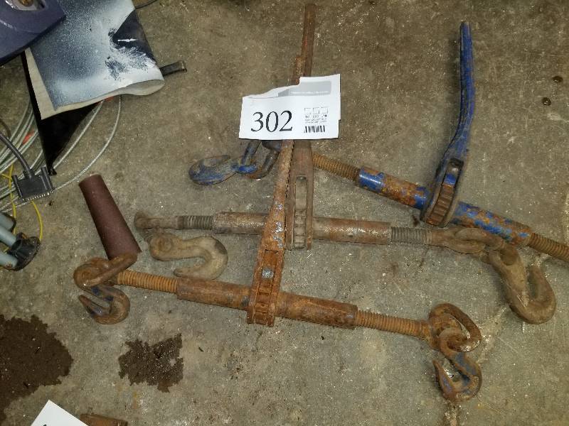 lot 302 image: Lot of (3) Hoist Bars