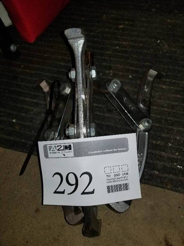 lot 292 image: 8in. Gear Puller