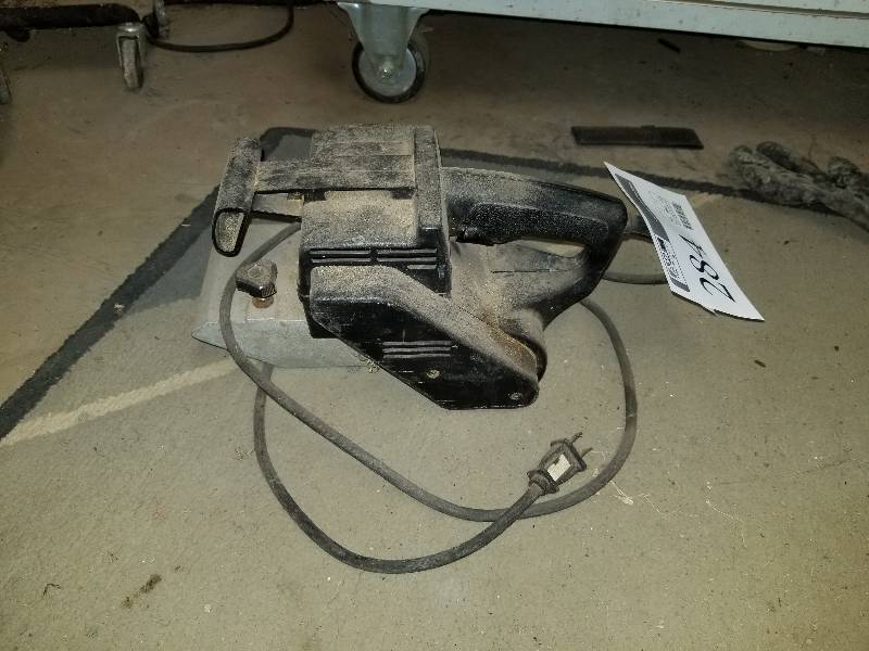 lot 284 image: Sears Craftsman 3in. Belt Sander
