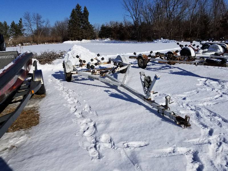 lot 13 image: 1985 Shore Lander Single Axle Boat Trailer