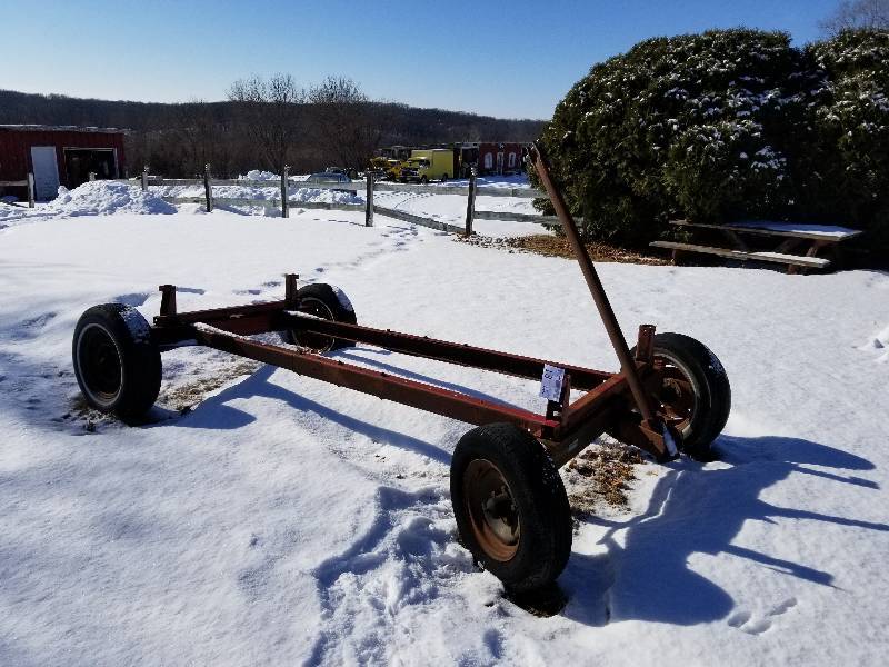 lot 18 image: International Harvester 4-Wheel Hay Trailer Running Gear