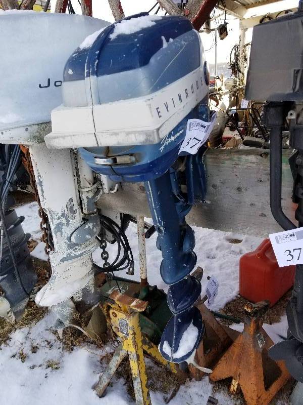 lot 378 image: Evinrude Fisherman Fishing Motor w Propellor
