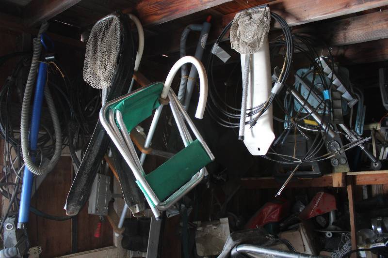lot 371 image: Boat Parts